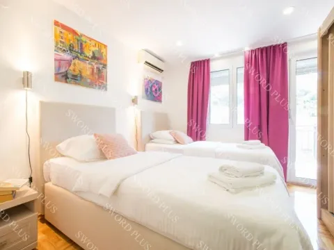 Sale, house, 240m², Centar, Kotor - image 9