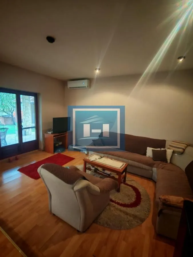 Prodaja, kuća, 204m², Gloždak, Paraćin