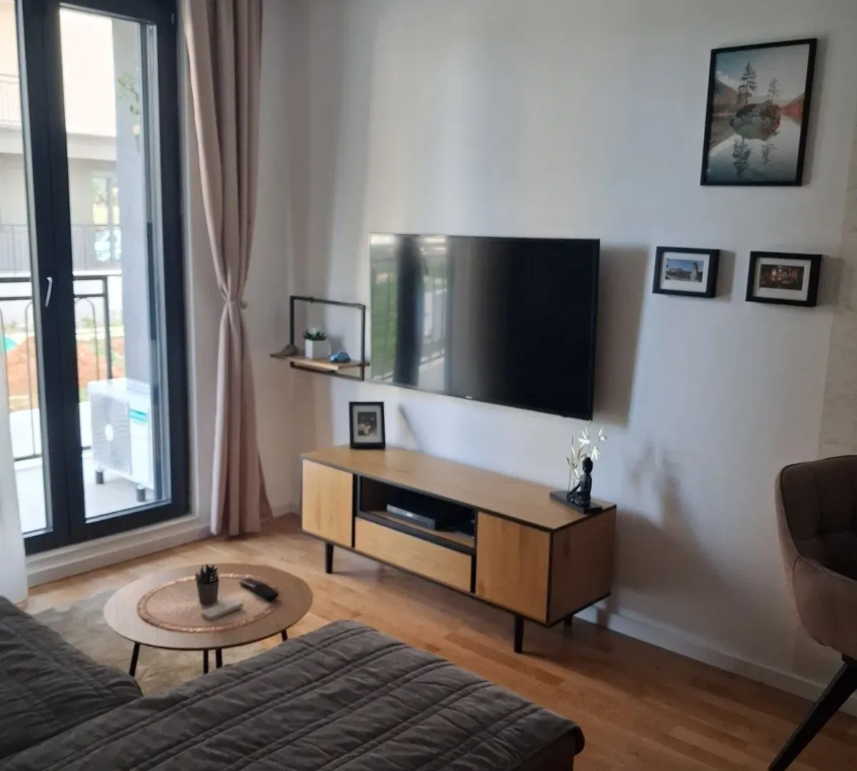 Izdavanje, jednosoban stan, 41m², Tološi, Podgorica