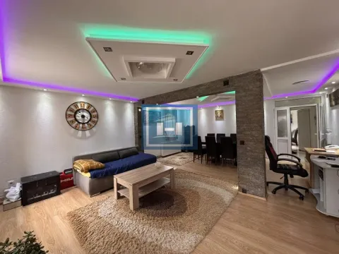 Prodaja, kuća, 181m², Kajsijar, Jagodina - image 1