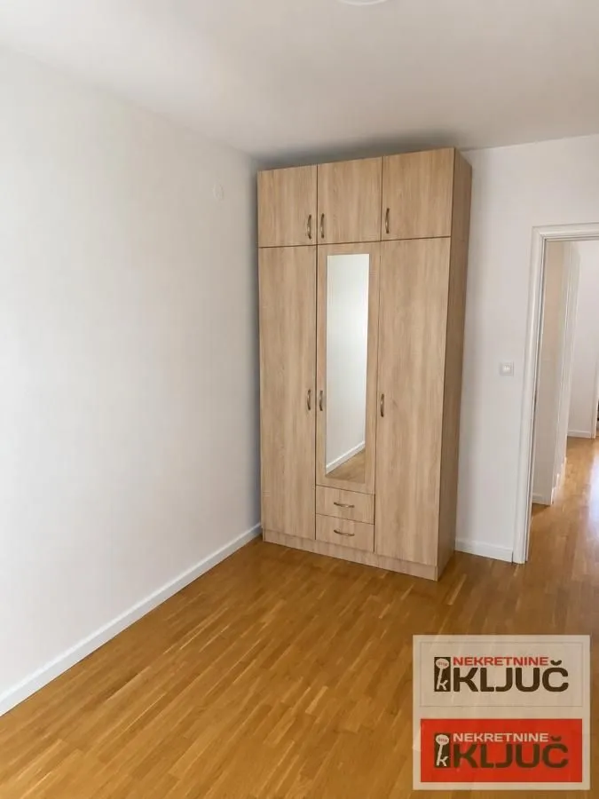 Prodaja, trosoban stan, 59m², Petrovaradin, Novi Sad