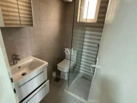 Izdavanje, garsonjera, 31m², Risan, Kotor - image 6