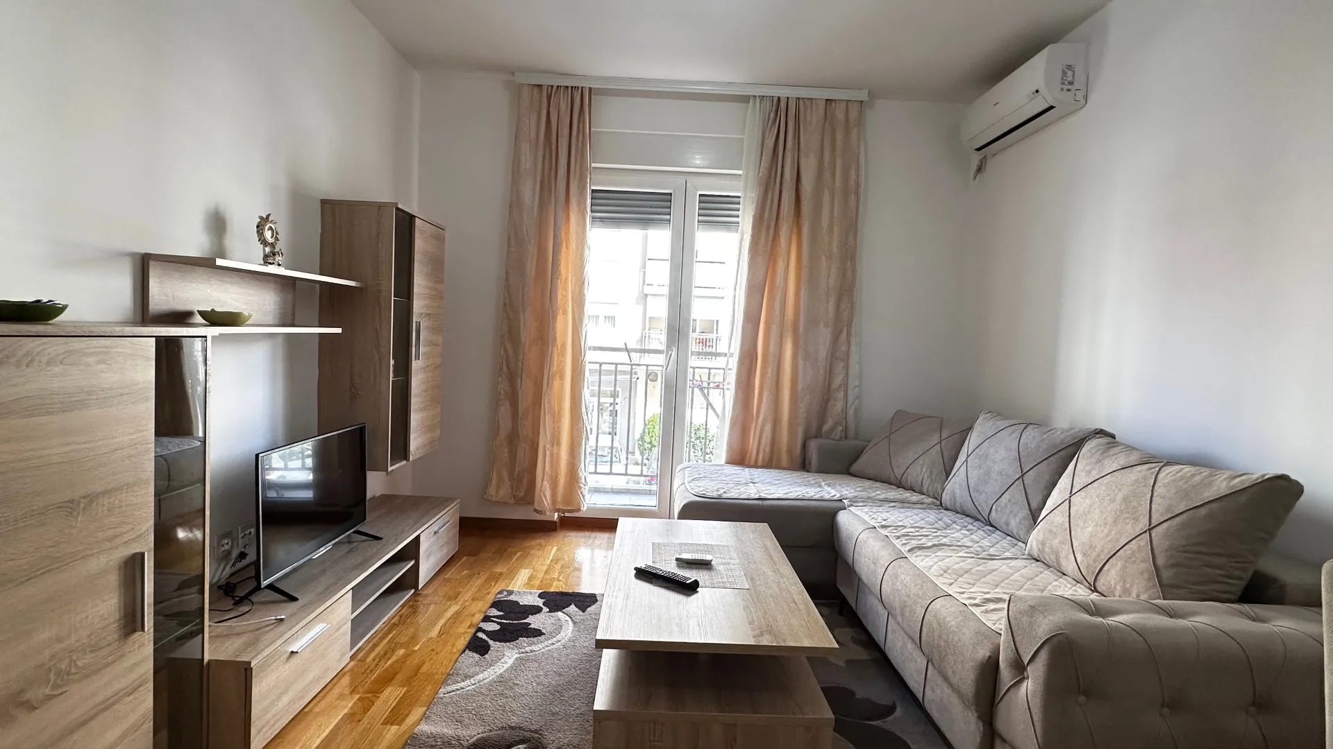 Izdavanje, jednosoban stan, 45m², Zabjelo, Podgorica