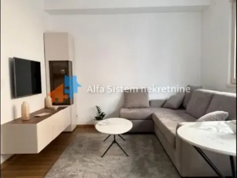 Stan in Vračar Hram