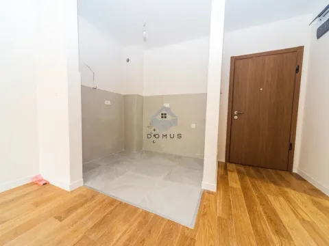 Izdavanje, poslovni prostor, 43m², Central Point, Podgorica - image 3