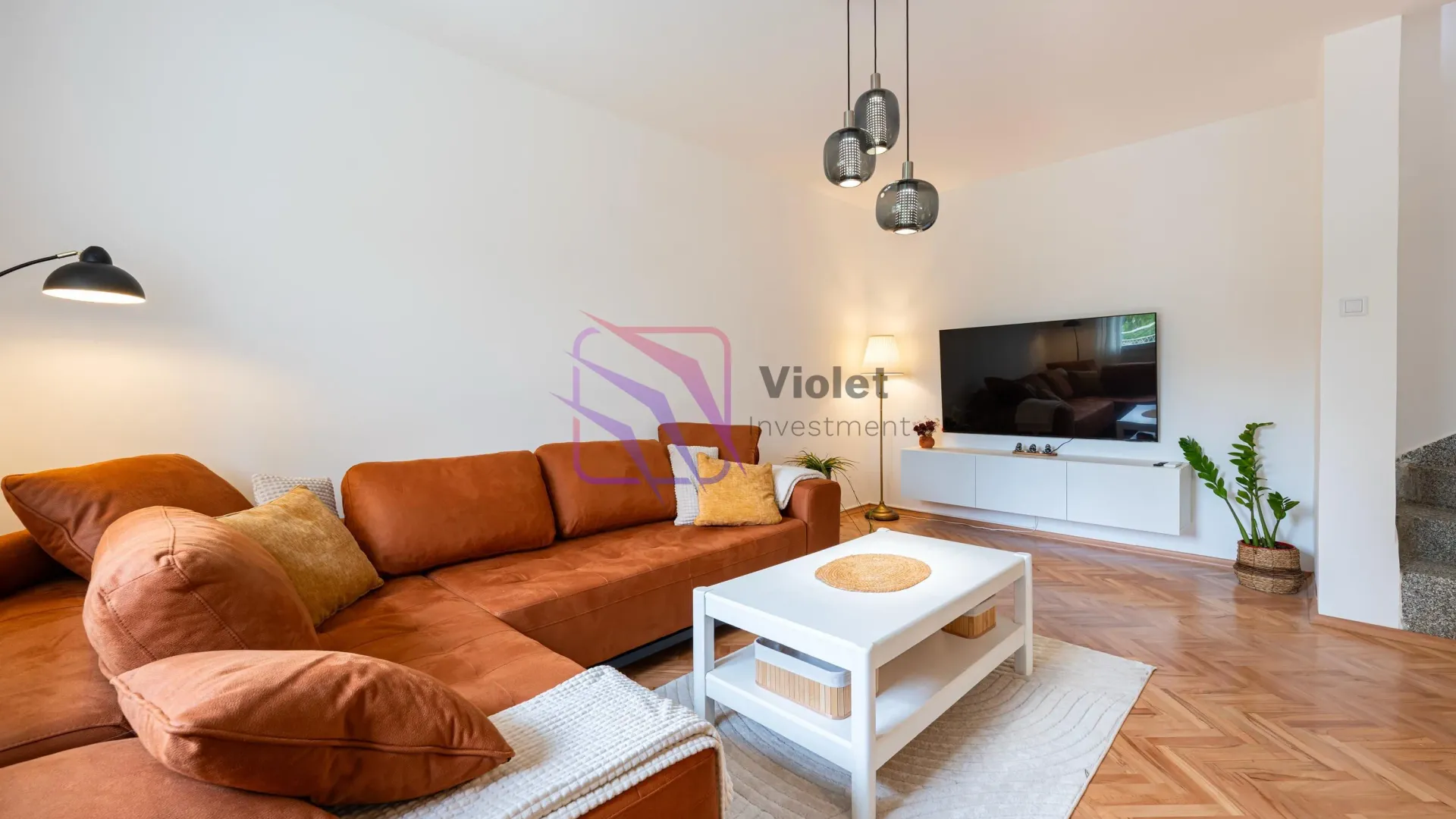Izdavanje, trosoban stan, 100m², Dalmatinska ulica, Podgorica