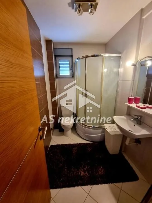 Izdavanje, dvosoban stan, 40m², Lekino Brdo, Voždovac Sve Podlokacije