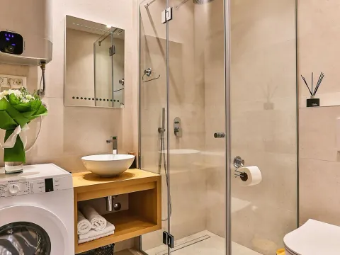 Rent, one bedroom apartment, 53m², Centar, Budva - image 11