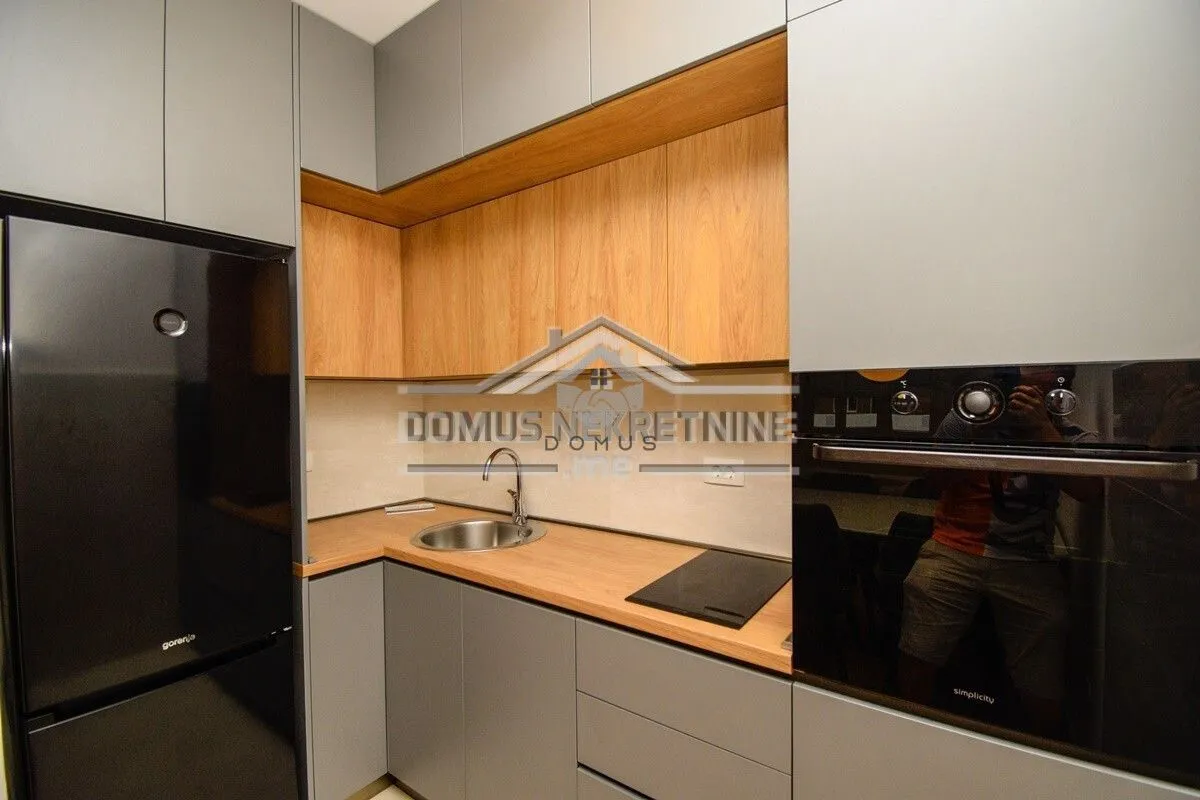 Prodaja, jednosoban stan, 49m², Central Point, Podgorica