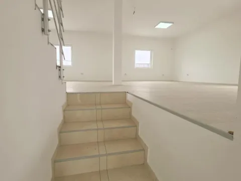 Izdavanje, poslovni prostor, 320m², Mali Mokri Lug, Zvezdara Sve Podlokacije - image 12