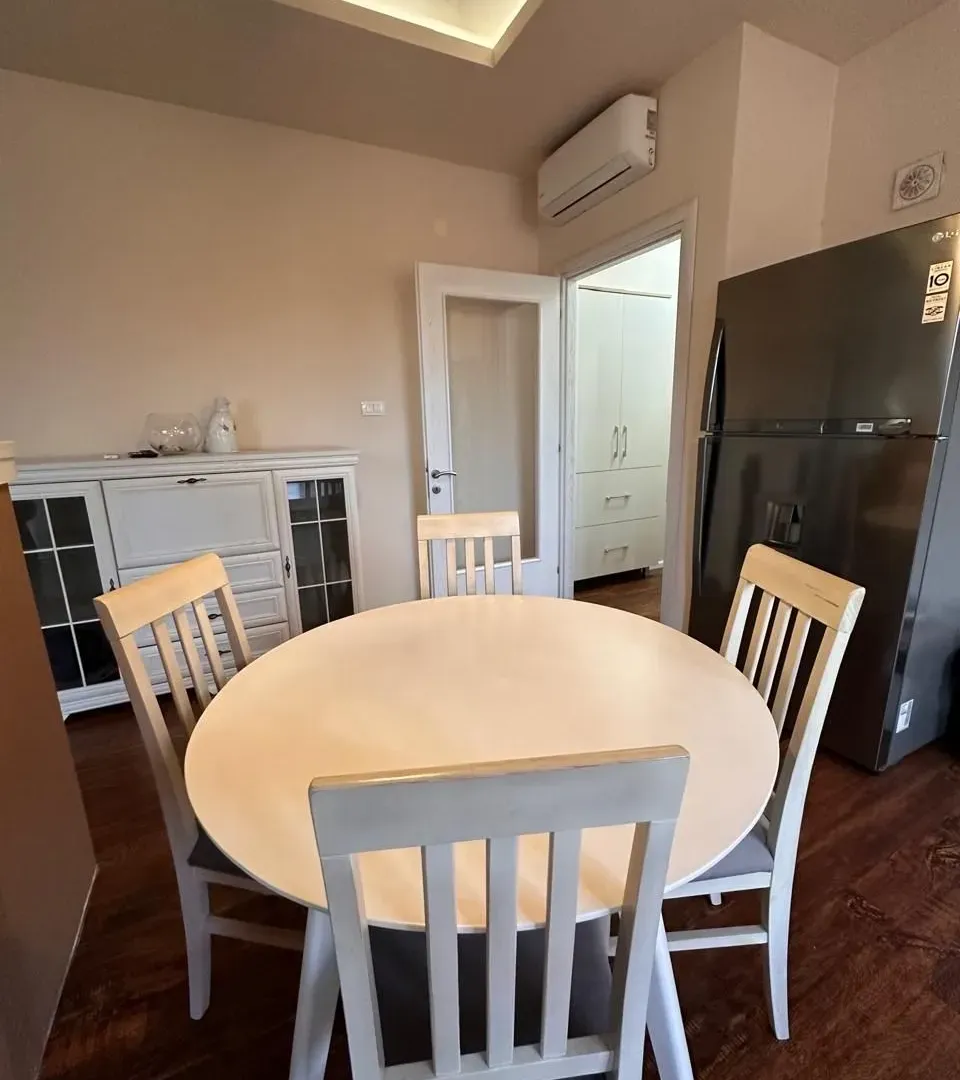 Prodaja, jednosoban stan, 70m², Centar, Podgorica