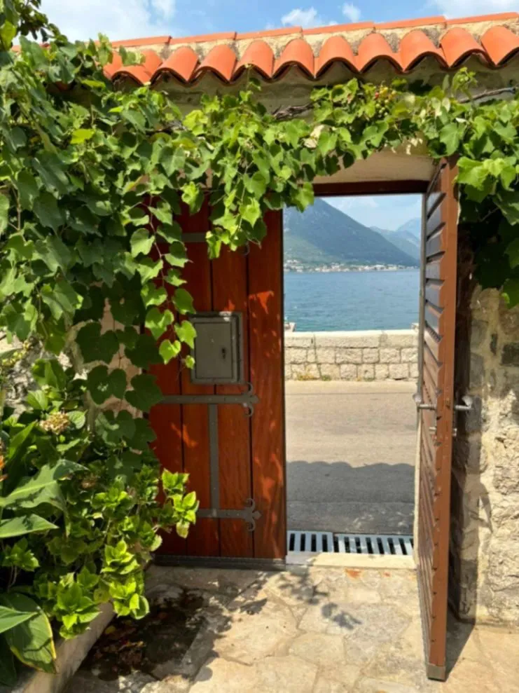 Prodaja, kuća, 232m², Dobrota, Kotor
