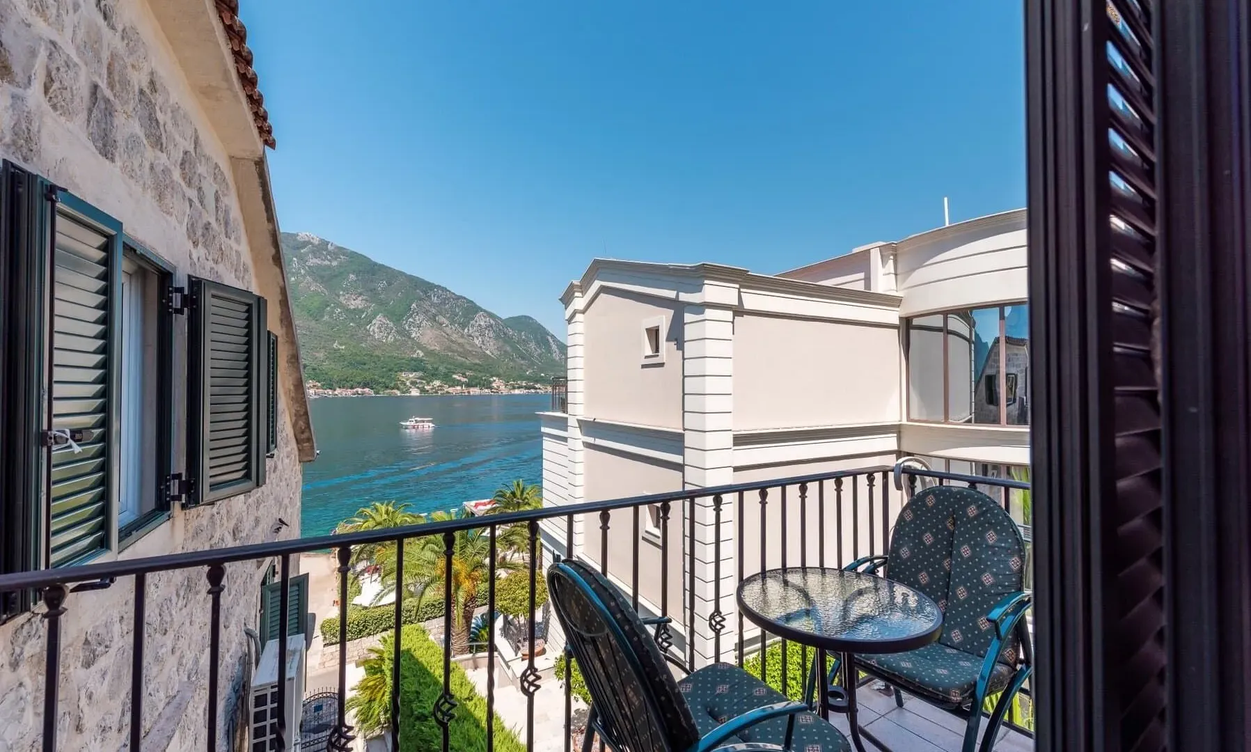 Sale, house, 400m², Dobrota, Kotor