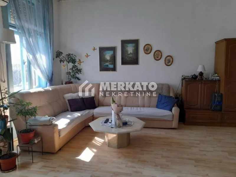 Prodaja, četvorosoban stan, 96m², Centar, Zrenjanin
