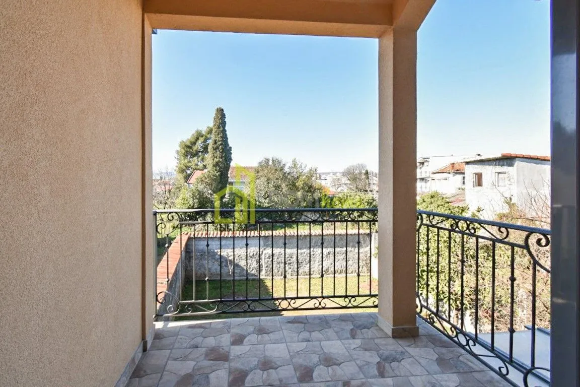 Rent, house, 280m², Stara Varoš, Podgorica