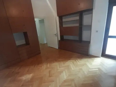 Izdavanje, kuća, 600m², Dedinje Rtv Pink, Dedinje Sve Podlokacije - image 11