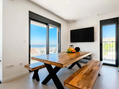 Izdavanje, kuća, 159m², Reževići, Budva - image 10