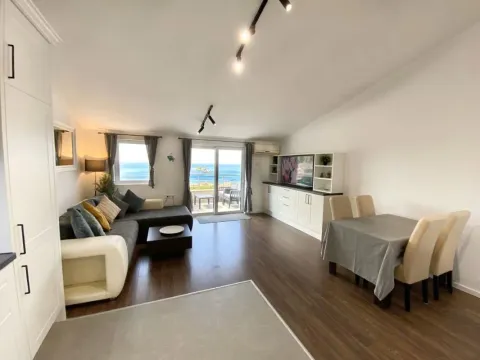 Rent, two bedroom apartment, 93m², Petrovac, Budva - image 11