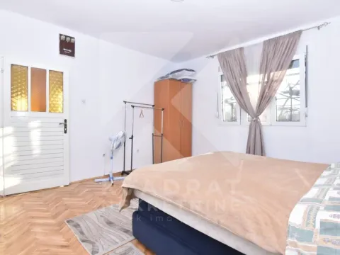 Izdavanje, dvosoban stan, 90m², Dalmatinska ulica, Podgorica - image 6