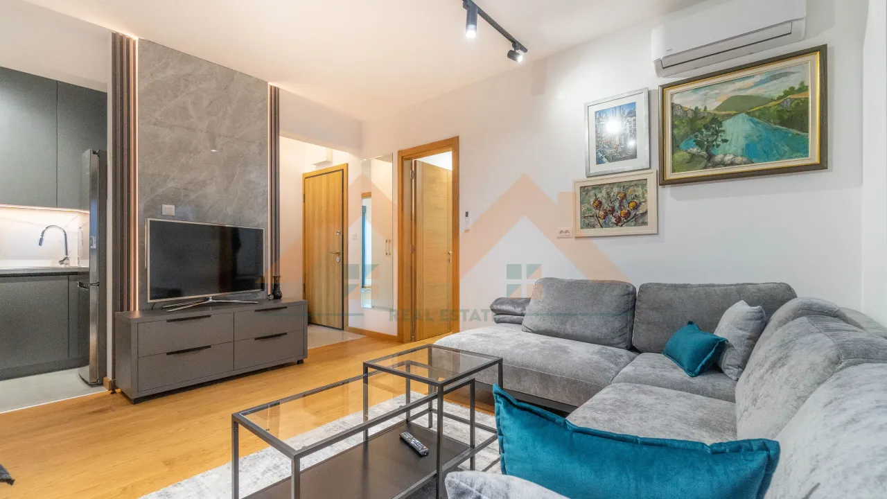 Izdavanje, dvosoban stan, 70m², Ljubović, Podgorica