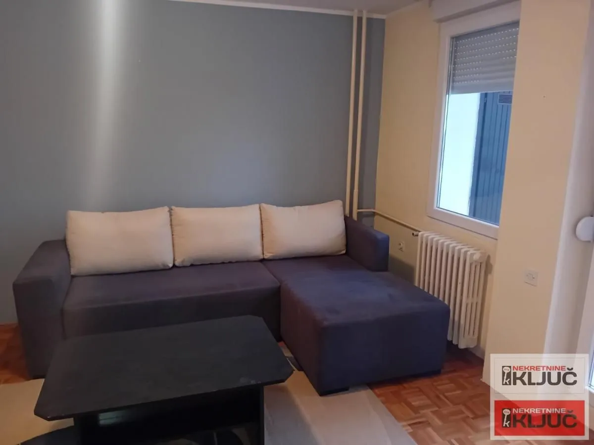 Izdavanje, dvosoban stan, 42m², Sajmište, Novi Sad