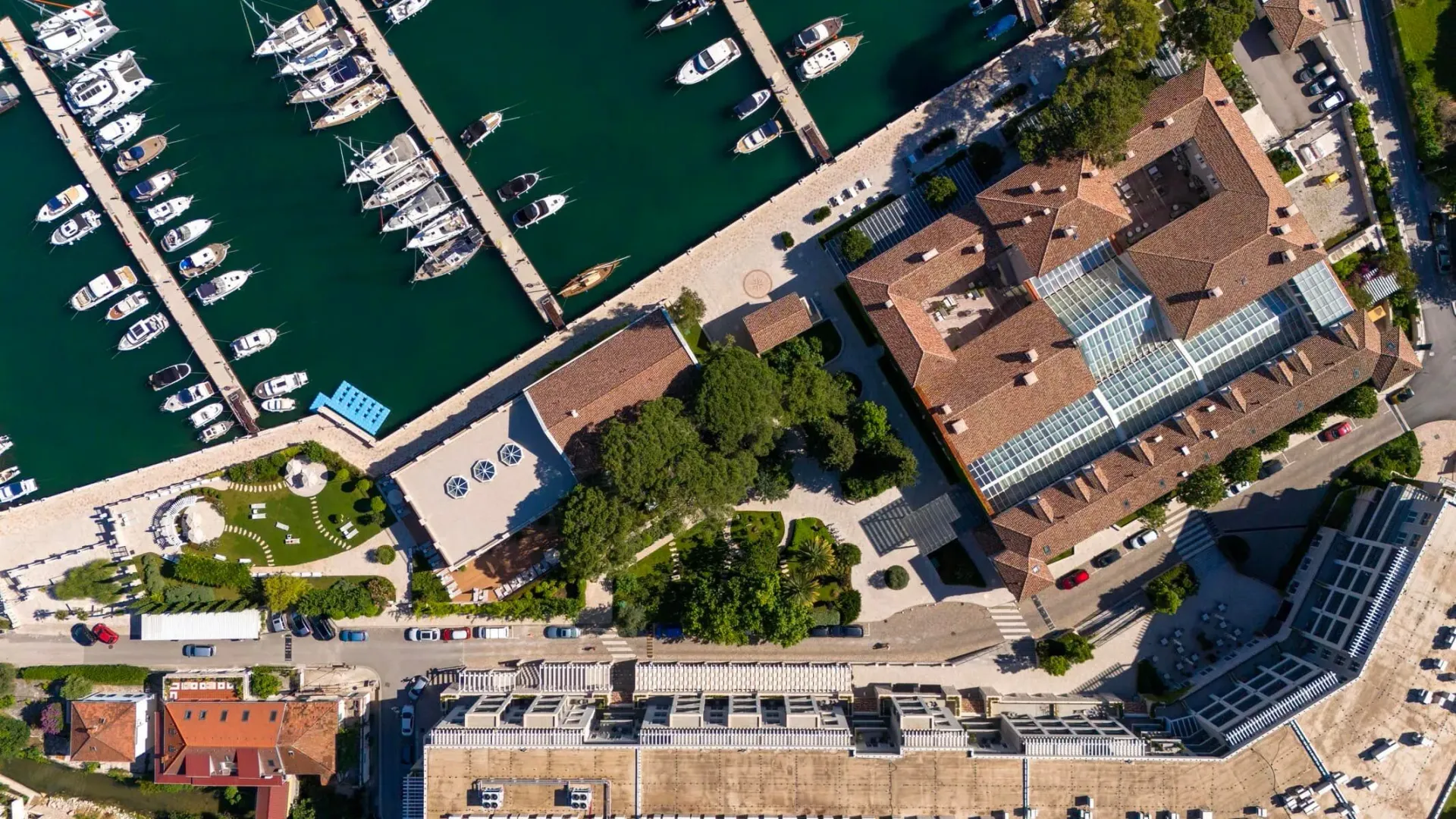 Prodaja, dvosoban stan, 94m², Kotor, Crna Gora