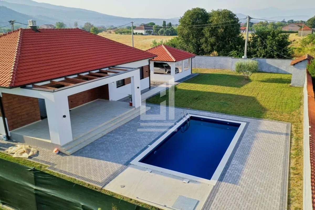 Prodaja, kuća, 200m², Podgorica, Crna Gora