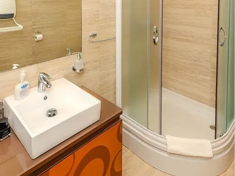 Sale, two bedroom apartment, 84m², Bečići, Budva - image 12