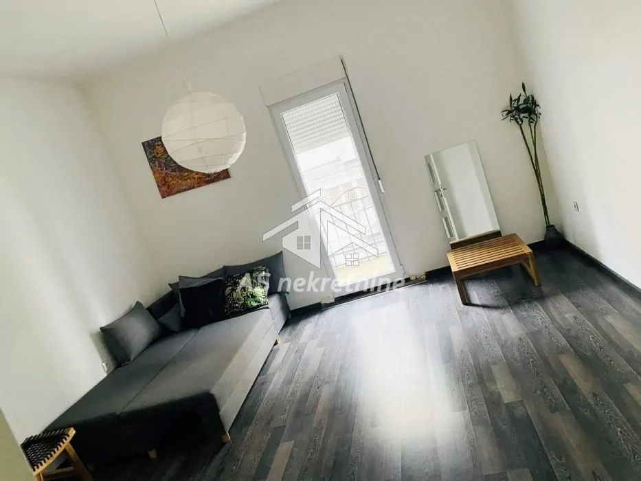 Rent, four bedroom apartment, 120m², Stari Grad, Beograd
