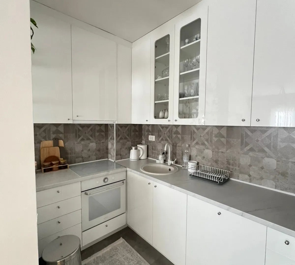 Izdavanje, jednosoban stan, 45m², Pobrežje, Podgorica