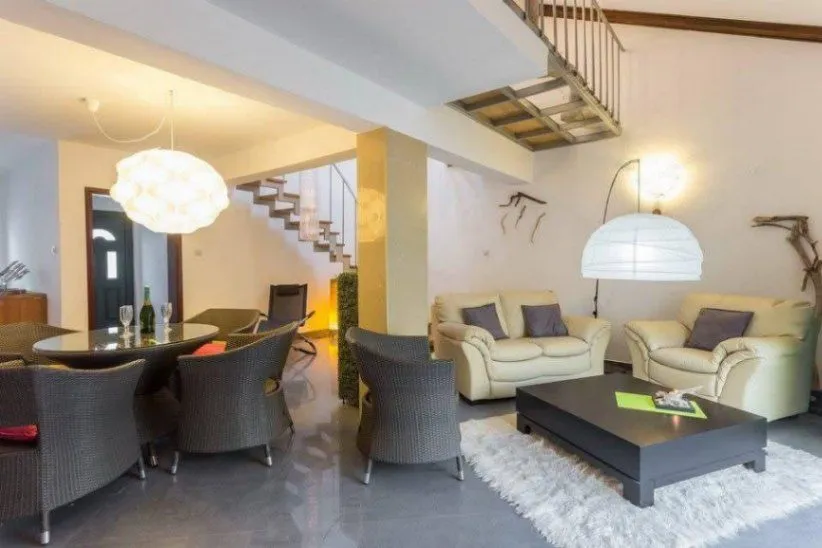 Sale, three bedroom apartment, 110m², Kotor, Crna Gora