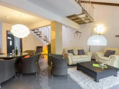 Prodaja, trosoban stan, 110m², Kotor, Crna Gora - image 10