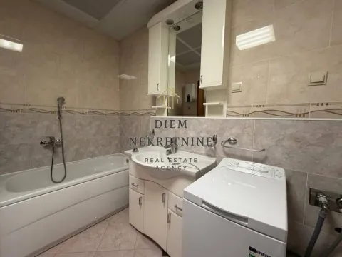 Prodaja, jednosoban stan, 65m², Centar, Bar - image 5