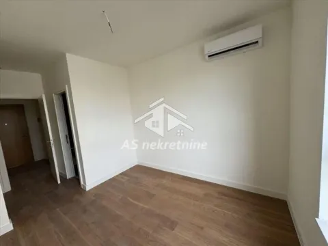Izdavanje, trosoban stan, 79m², Savski Venac, Beograd - image 5