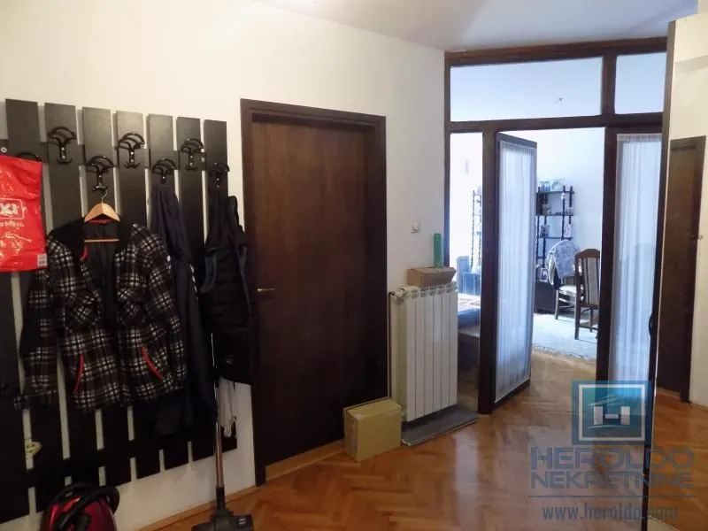 Sale, office space, 300m², Moravski park, Ćuprija