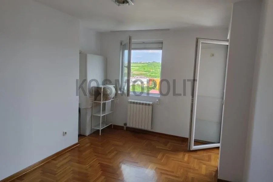 Sale, three bedroom apartment, 72m², Farmaceutski Fakultet, Voždovac Sve Podlokacije