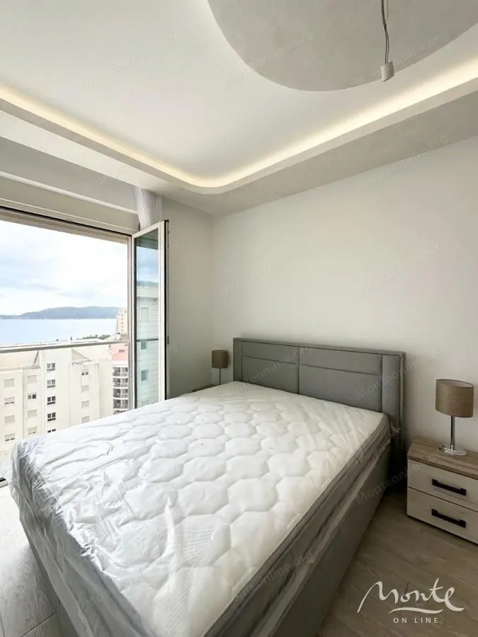 Sale, two bedroom apartment, 74m², Bečići, Budva