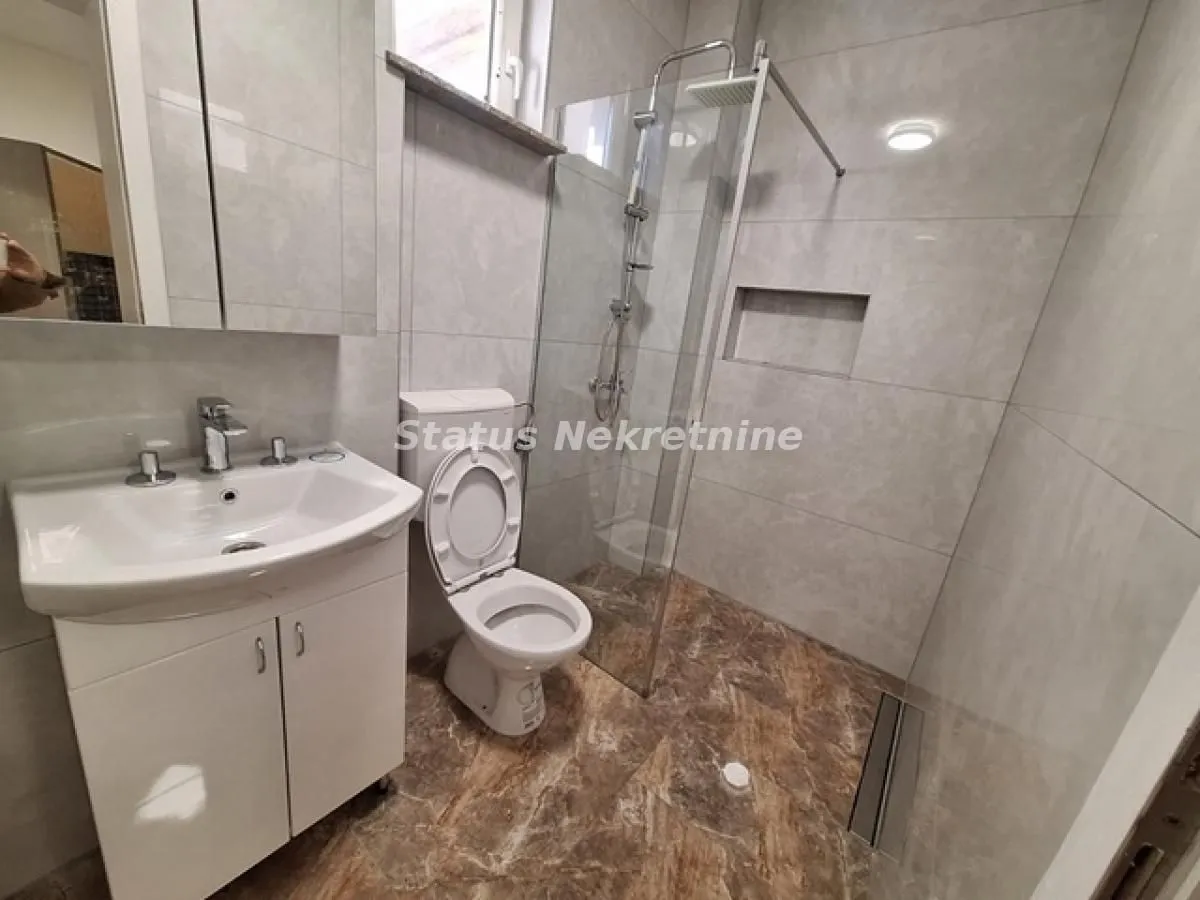 Izdavanje, dvosoban stan, 45m², Petrovaradin, Novi Sad