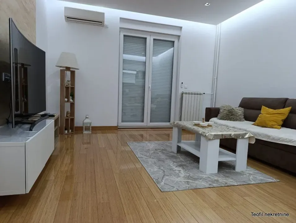 Sale, two bedroom apartment, 50m², Severni Bulevar, Zvezdara Sve Podlokacije