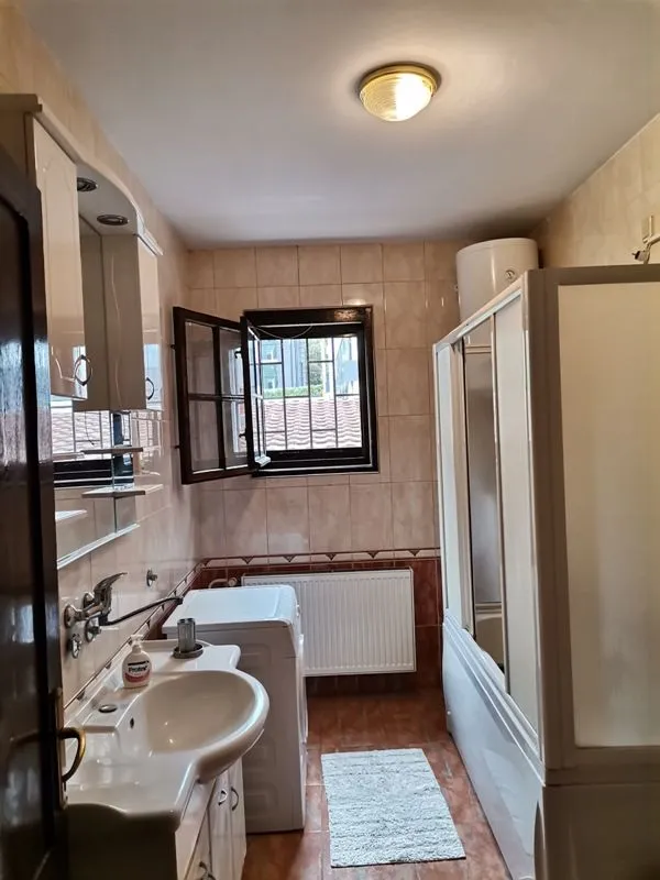 Izdavanje, kuća, 340m², Savski Venac, Beograd