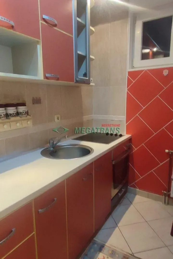 Izdavanje, dvosoban stan, 52m², Bulevar Oslobodjenja, Novi Sad Sve Podlokacije