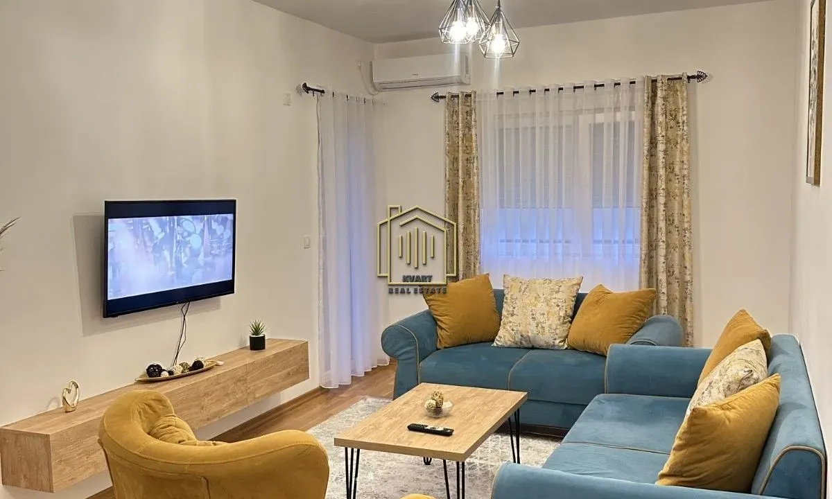 Izdavanje, dvosoban stan, 76m², Tuški Put, Podgorica