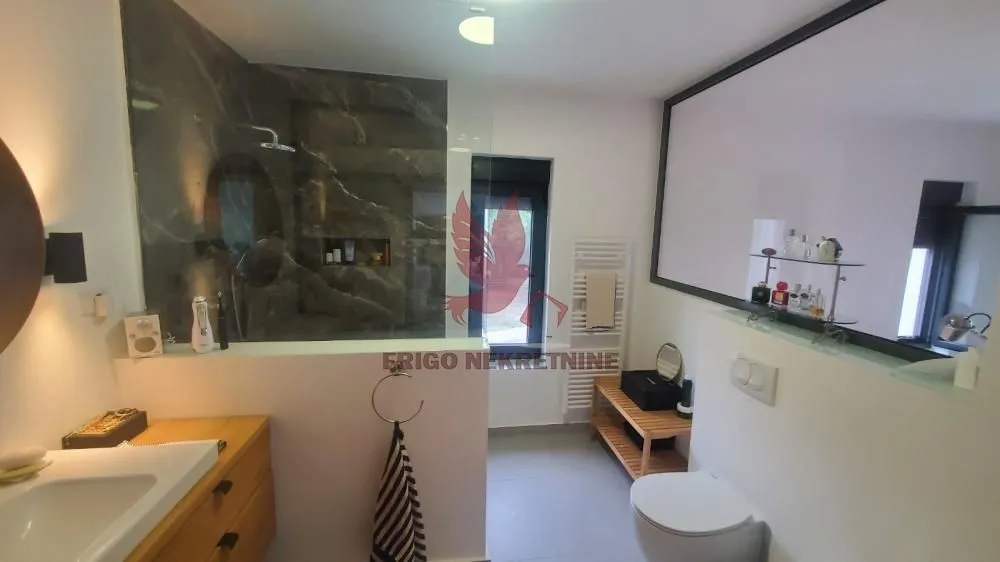 Sale, house, 234m², Granice, Mladenovac