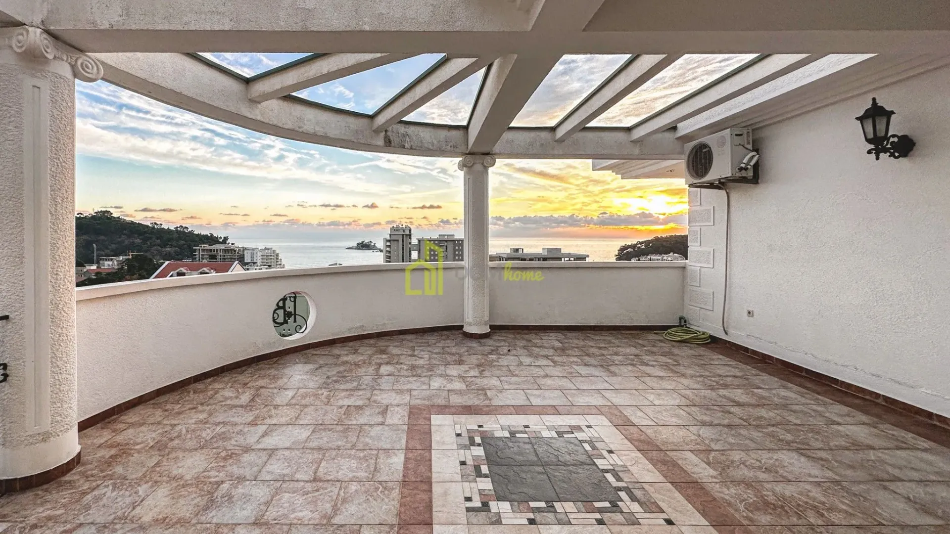 Sale, house, 422m², Petrovac, Budva