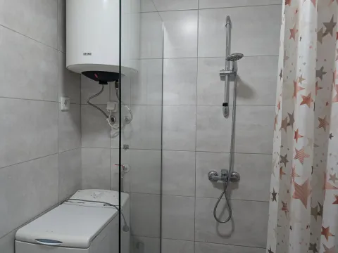 Izdavanje, garsonjera, 24m², Stari Aerodrom, Podgorica - image 5