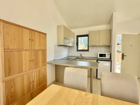 Sale, two bedroom apartment, 80m², Bečići, Budva - image 3