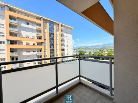 Rent, one bedroom apartment, 45m², City Kej, Podgorica - image 11