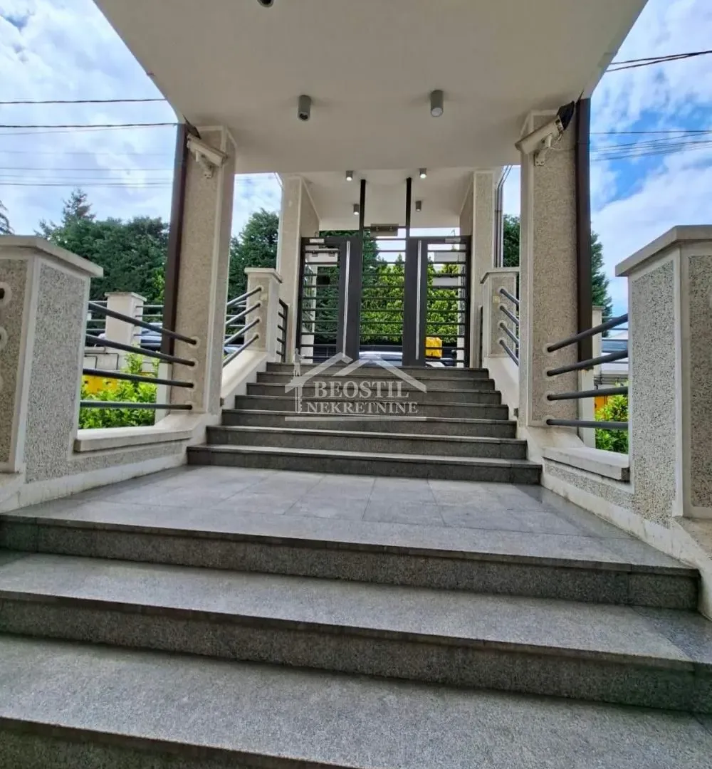 Rent, four bedroom apartment, 125m², Savski Venac, Beograd