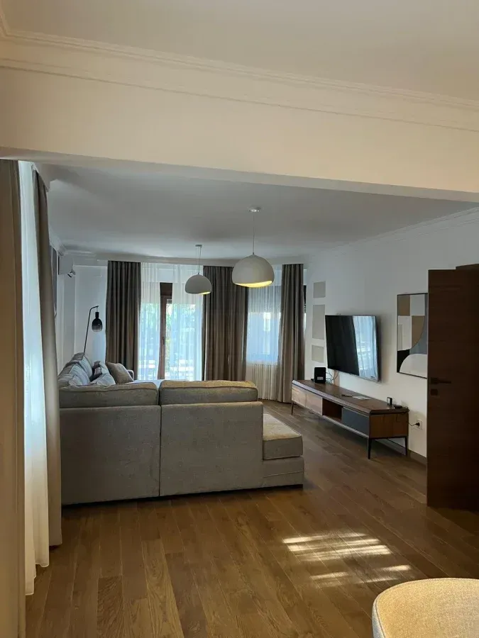 Izdavanje, kuća, 250m², Višnjička Banja, Palilula Sve Podlokacije