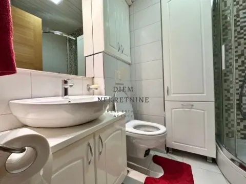 Izdavanje, jednosoban stan, 45m², City Kvart, Podgorica - image 5